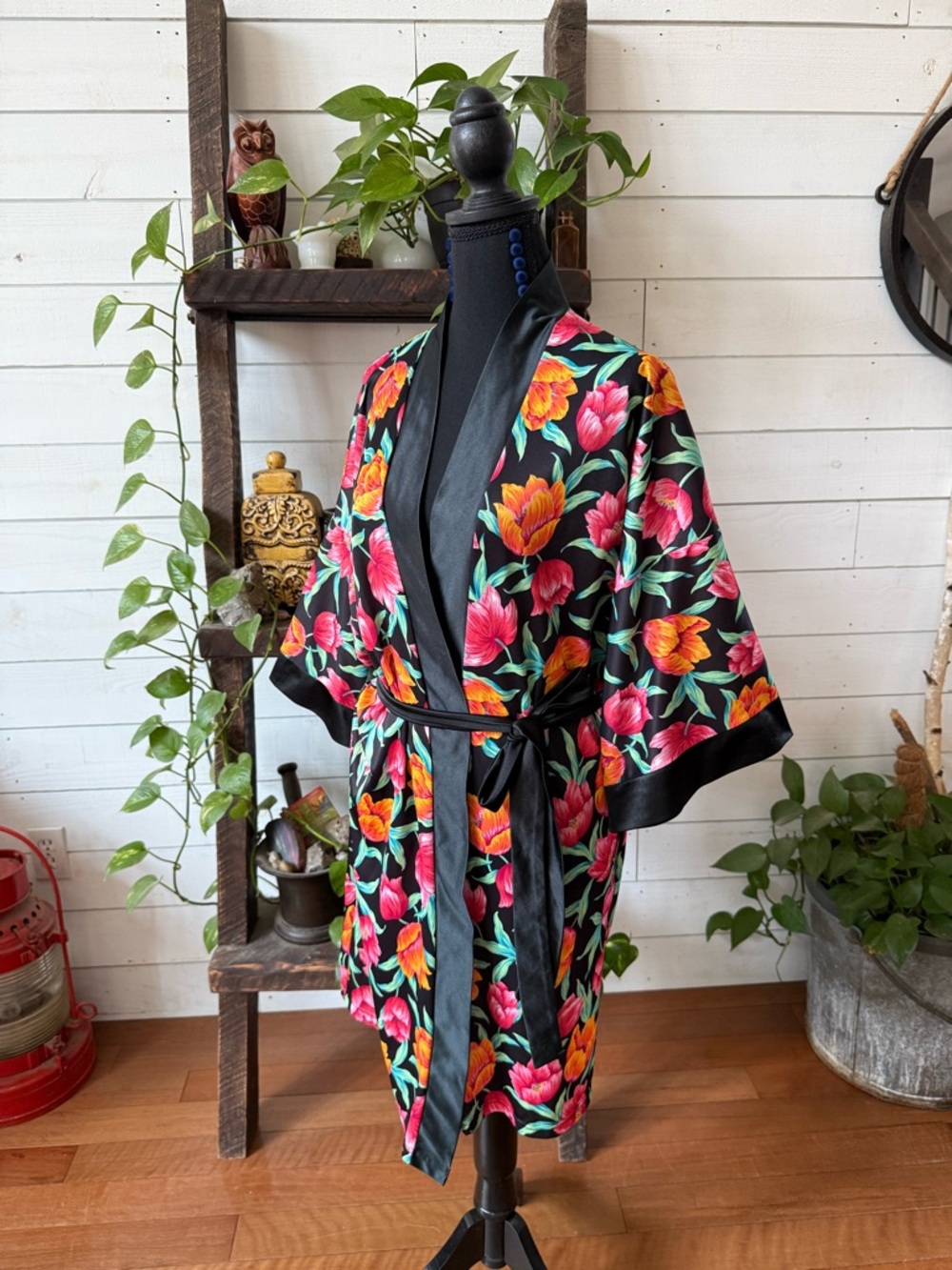 Black Floral Satin Kimono Bathrobe with Pink & Orange Tulip Blooms - Picture 13 of 17